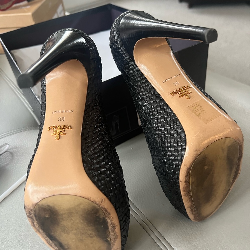 Prada Black Woven Leather Madras
Platform Pumps Size 40 (9.0) - Picture 8 of 12